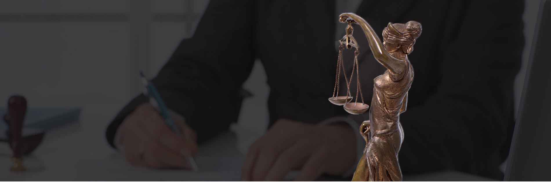 تیم حقوقی